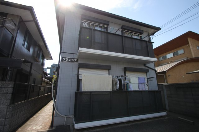 東大阪市寿町２丁目のアパートの外観