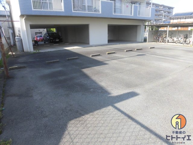 橋爪第1ビルの駐車場|駐車場に車を止められます