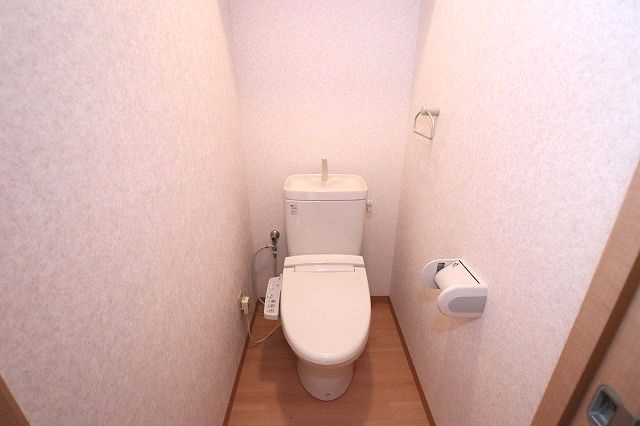 フィネスあざみののトイレ|清潔感のあるトイレです