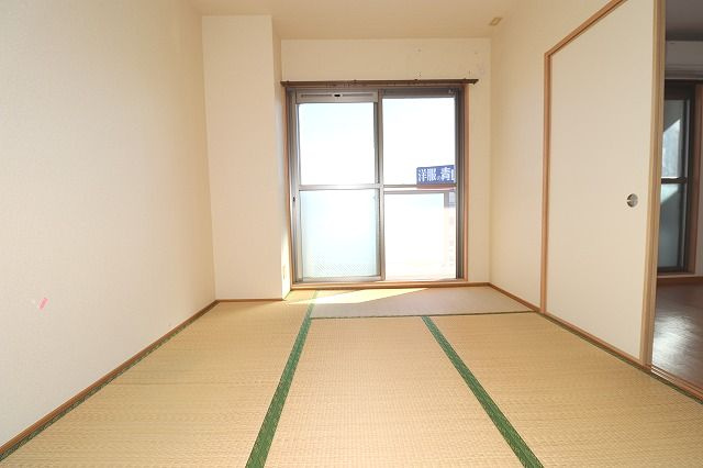 フィネスあざみのの和室|明るい和室です