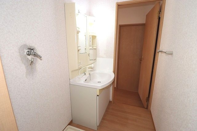 フィネスあざみのの独立洗面台|朝の身支度には欠かせない独立洗面化粧台