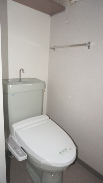 フェンネルハイツのトイレ|落ち着いたトイレです