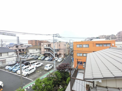 【展望】 | サニーハイツ上大岡 | 3階部分、バルコニースペースからの眺望です。