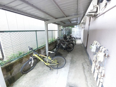 【その他共用部分】 | サニーハイツ上大岡 | 自転車置き場スペースです。
