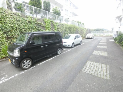 【駐車場】 | パークピア金沢八景SOUTH SIDE | 敷地内駐車場。