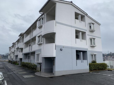 【外観】 | パークピア金沢八景SOUTH SIDE | 3階南向き住戸、日当たり・通風良好です。
幼稚園や保育園等の教育環境が点在し、活気のあるエリアです♪