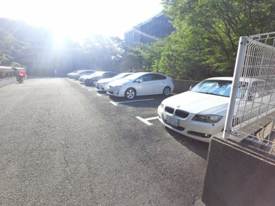 【駐車場】 | 横浜星の丘ビューシティC棟 | 平置き駐車場です。
お車をお持ちの方も安心です。
