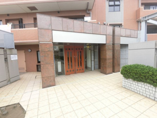 【エントランス】 | 京急本線「弘明寺」駅徒歩16分、横浜市営地下鉄ブルーライン「弘明寺」駅徒歩23分
京急本線「井土ヶ谷」駅徒歩23分。