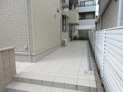 セジュール西大路三条のエントランス