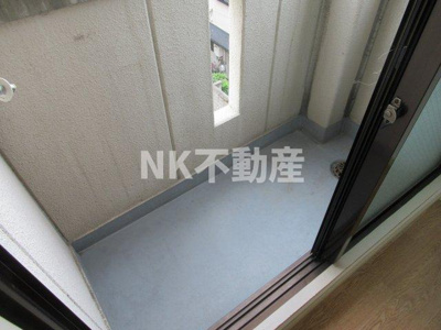 【バルコニー】 | レジデンス春（河内小阪賃貸） | バルコニーで洗濯物が干せます