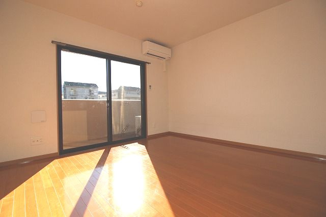 リーヴァ・ビスタ北本町の洋室|きれいな洋室です
※間取り反転の場合あり