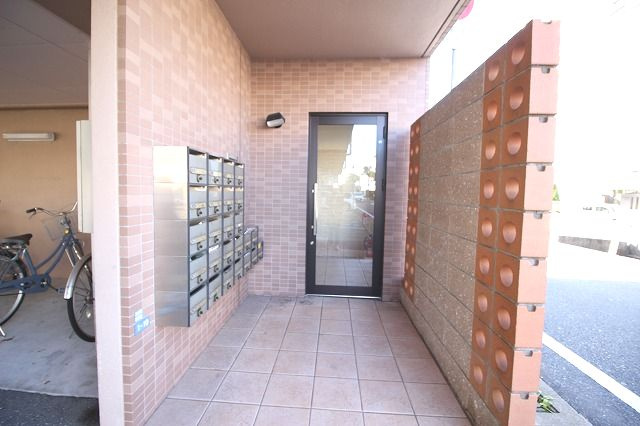 リーヴァ・ビスタ北本町のロビー|落ち着いたロビーです