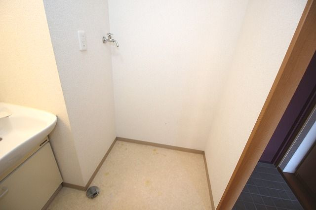 リーヴァ・ビスタ北本町の洗面所|コンパクトで使いやすい洗面所
※間取り反転の場合あり