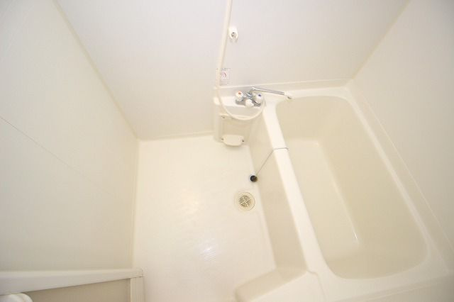 リーヴァ・ビスタ北本町の浴室|落ち着いた空間のお風呂です
※間取り反転の場合あり