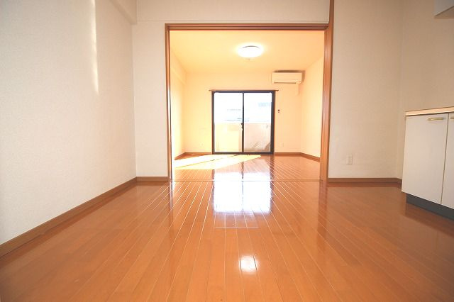 リーヴァ・ビスタ北本町の居間・リビング|おしゃれなリビングです
※間取り反転の場合あり