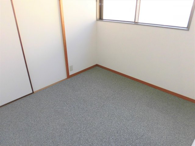メゾンワタナベの洋室