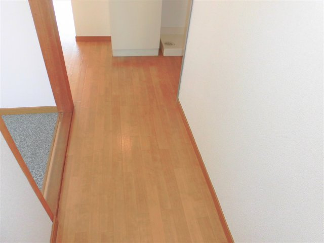 メゾンワタナベの玄関