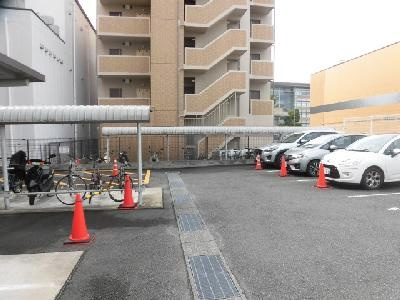 Paese御池（パエーゼ御池）の駐車場