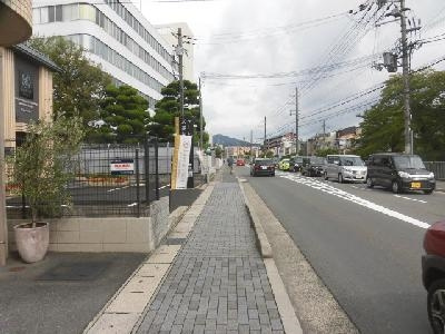 Paese御池（パエーゼ御池）の周辺|前面道路