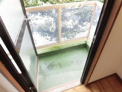 コスモプラザコマツのバルコニー