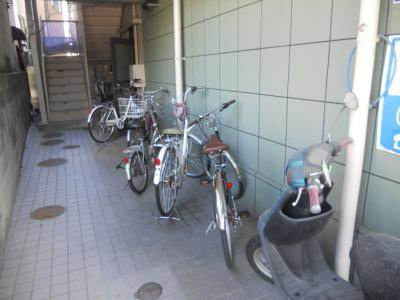 コスモプラザコマツの駐車場|駐輪場