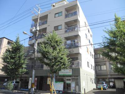 コスモプラザコマツの外観