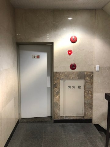 友野本社ビルのロビー