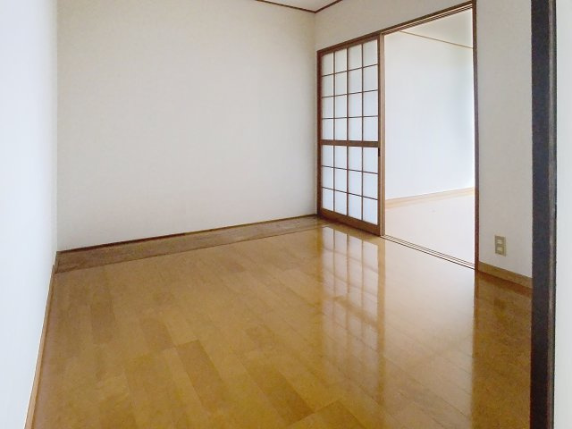 コーポみさわの洋室