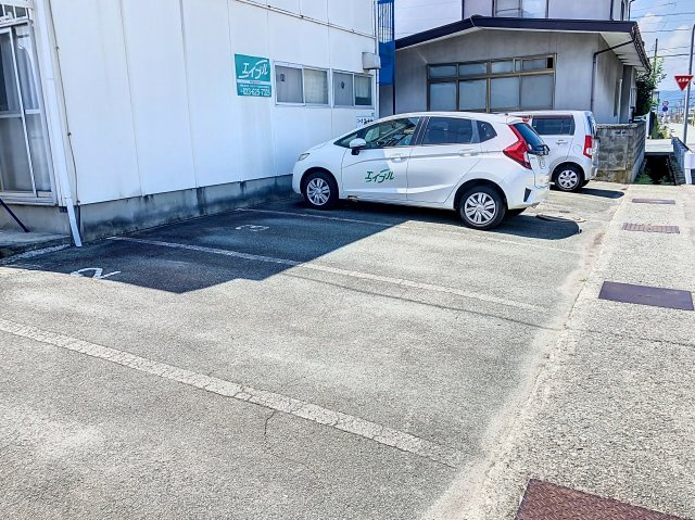 コーポみさわの駐車場