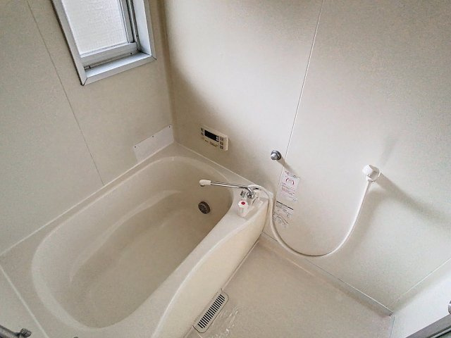 コーポみさわの浴室|日々の疲れを癒すお風呂付です