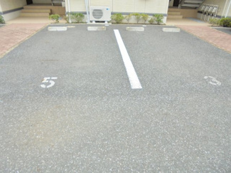 【駐車場】 | ※実際の区画とは異なります