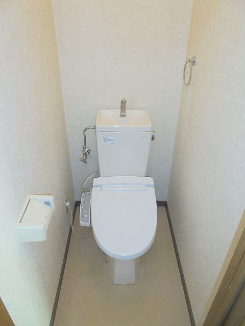 フィットハイム比島のトイレ|清潔感のあるトイレです
