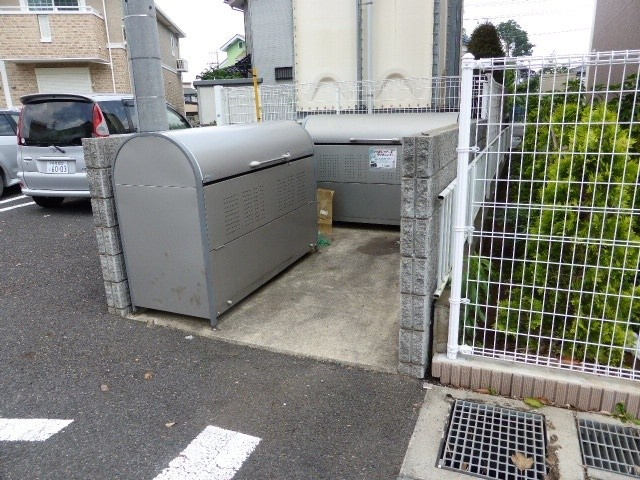 ゾーネンブルーメ・ノインのその他共用部分|マンション専用のごみ置き場です。
