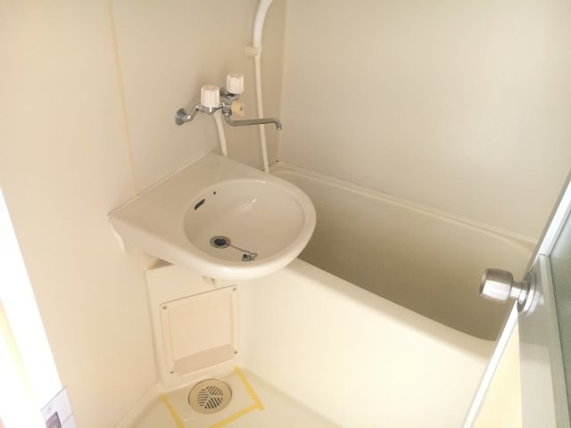 シャトレ西崎の浴室