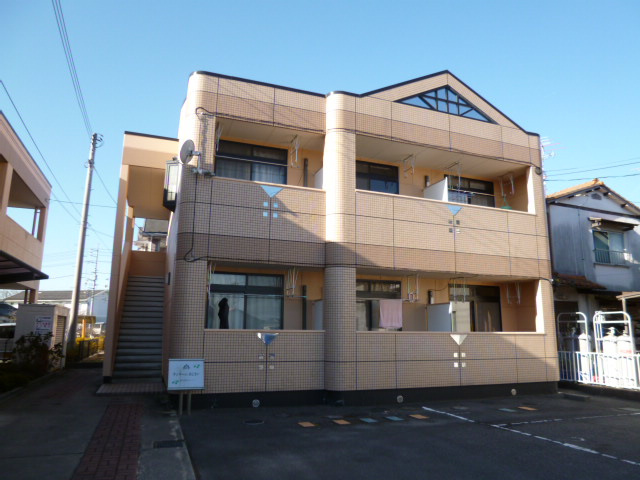 総社市真壁のアパートの外観
