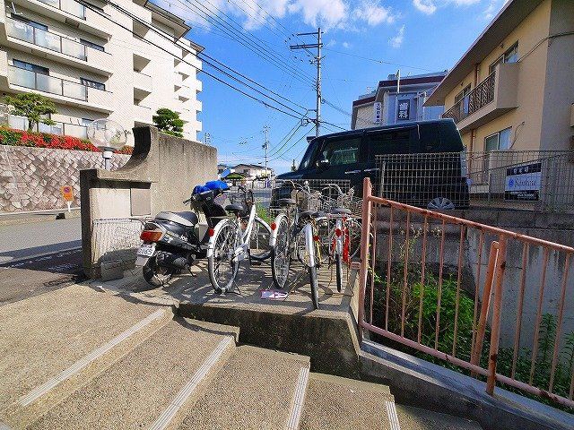 東生駒ハイツのその他共用部分|駐輪場も完備です