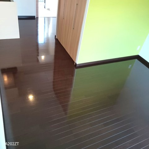 【居間・リビング】 | コーポ矢沢 | 玄関内側にスライド扉があるので急な来客でも部屋の中が見えない