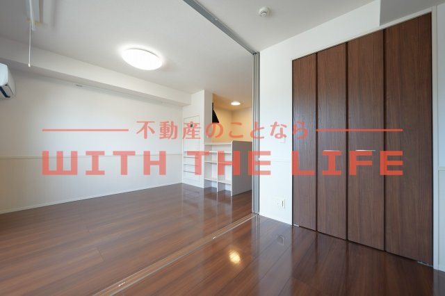 WITH THE LIGHT（ウィズザライト）【10，000円キャッシュバック対象物件】の洋室|使い勝手のいい洋室です