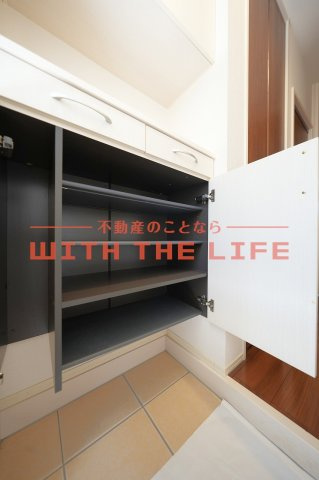 WITH THE LIGHT（ウィズザライト）【10，000円キャッシュバック対象物件】の収納|こまごまとしたものを収納できそうですね