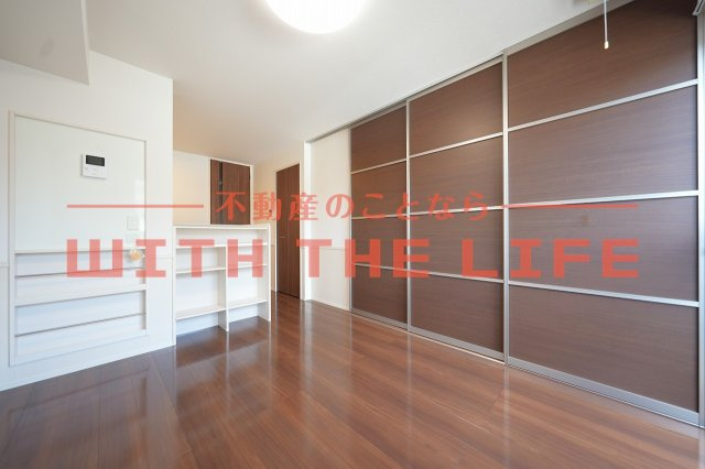 WITH THE LIGHT（ウィズザライト）【10，000円キャッシュバック対象物件】の寝室|ゆとりの広さです