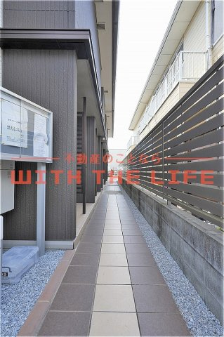 WITH THE LIGHT（ウィズザライト）【10，000円キャッシュバック対象物件】のエントランス|落ち着いたエントランスです