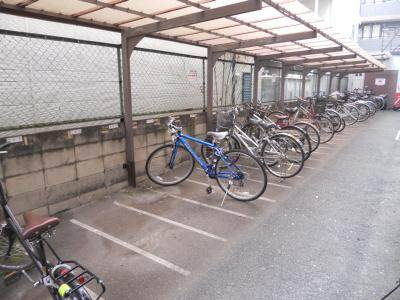 新町ロイヤルハイツの駐車場|駐輪場