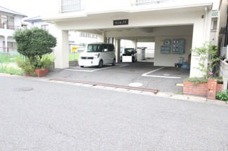 【駐車場】