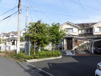 【前面道路含む現地写真】 | 大津市仰木の里6丁目2-15　中古戸建
