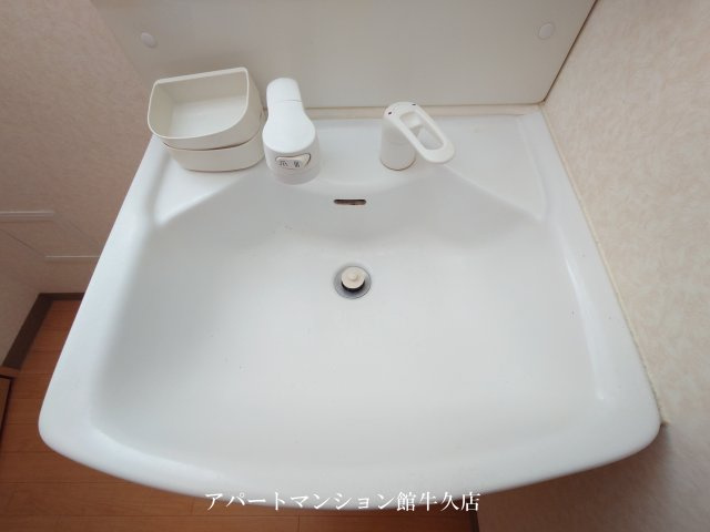 アンジェリークの独立洗面台