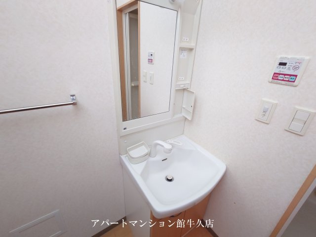 アンジェリークの独立洗面台