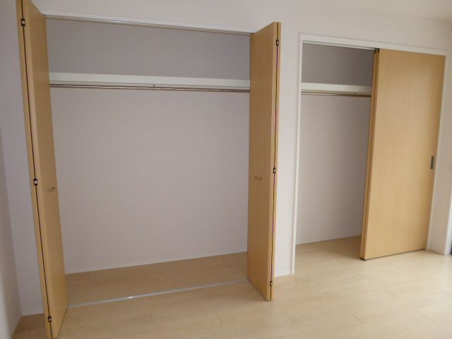 ユニヴァリィ新田の収納|クローゼット