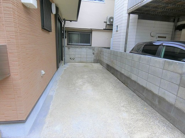 中央６１２戸建の駐車場