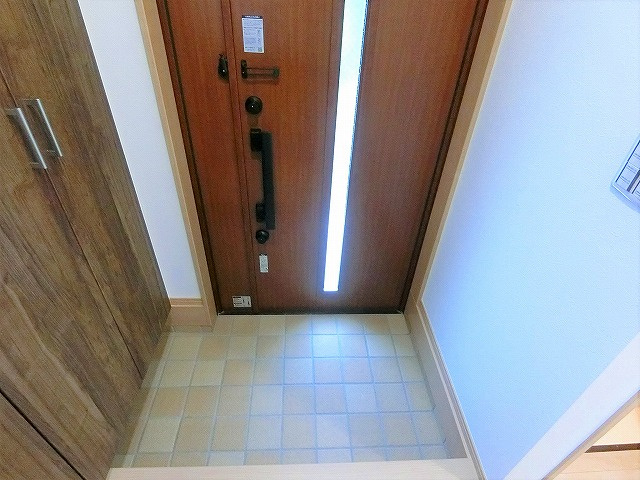 中央６１２戸建の玄関
