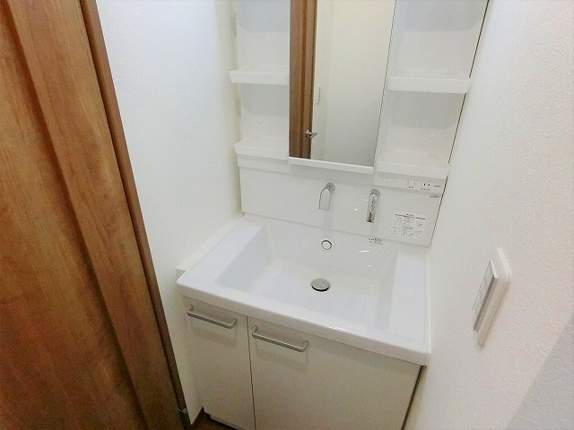 中央６１２戸建の洗面所